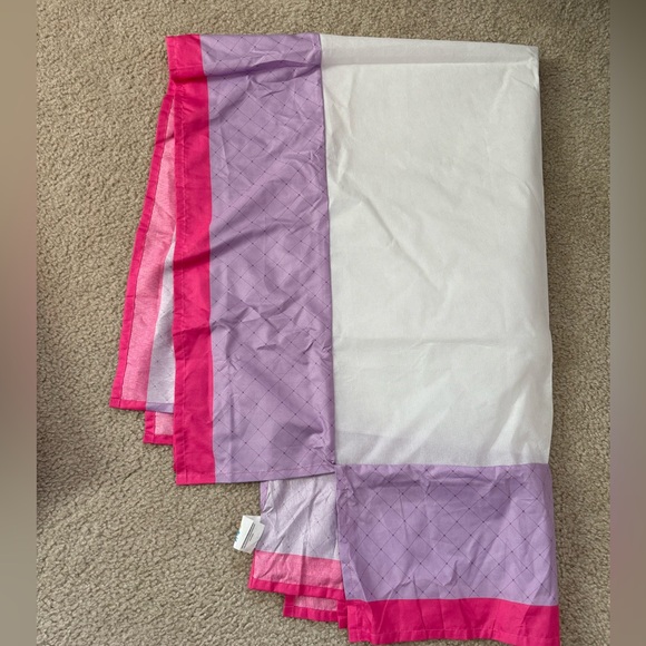 Toddler comforter and dust ruffle - Picture 3 of 4